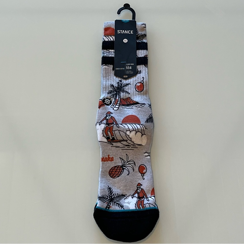 ‼️PRICE DROP‼️ NWT Stance Kalilimaka classic crew socks.